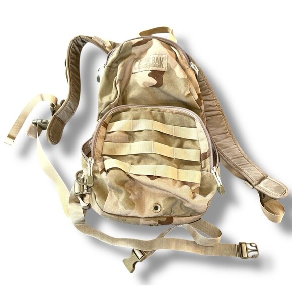 CamelBak Maximum Gear MULE Hydration Pack Desert Camo Cordura Tactical - Picture 2 of 16